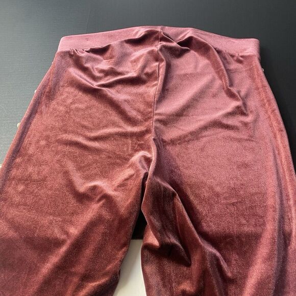 Torrid Platinum Velvet Leggings Pearl Accents Soft Size 2 Womens Athletic Used - Picture 13 of 13